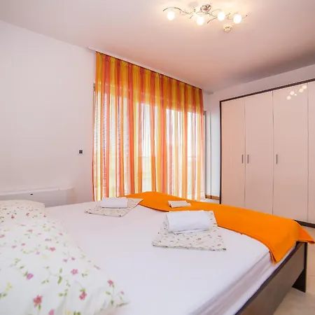 Milan * Makarska
