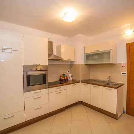 Milan Apartamento Makarska