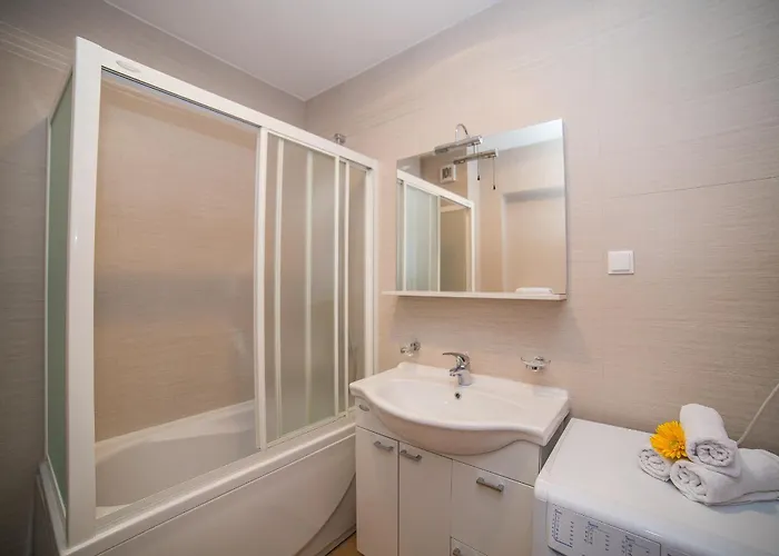 Milan Daire Makarska