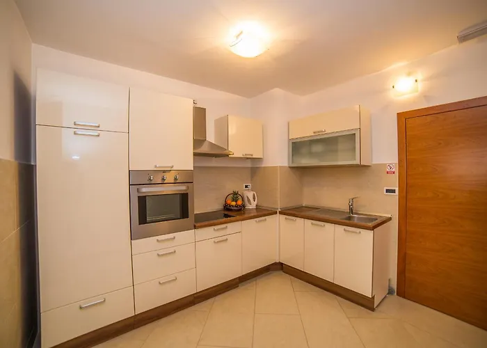 Milan Daire Makarska