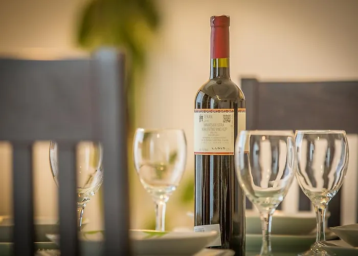 アパート Milan マカルスカ